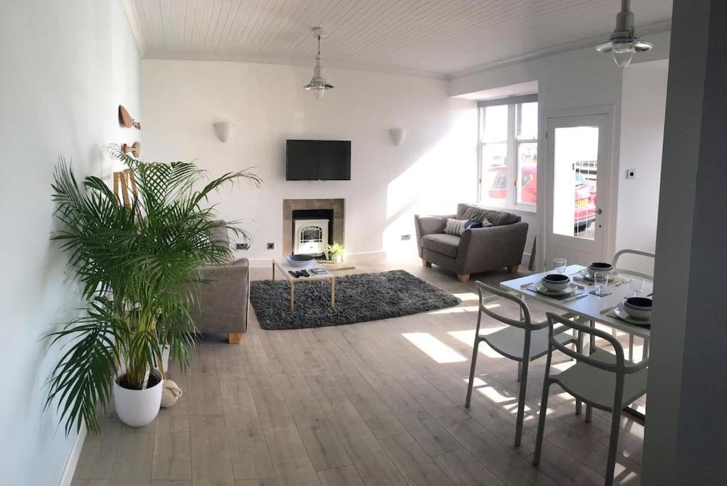 The Bolthole Apartment Limekilns Ngoại thất bức ảnh
